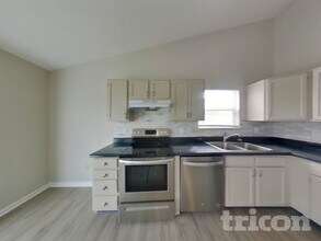 1328 Wilkes Dr in Anderson, IN - Building Photo - Building Photo