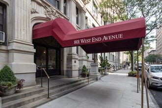 South Bennington Corners in New York, NY - Building Photo - Building Photo