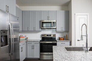 1000 Antoine Dr in Houston, TX - Building Photo