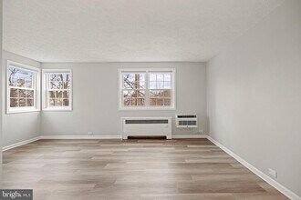 235 N George Mason Dr in Arlington, VA - Building Photo - Building Photo