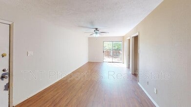 302 Manuel Dr in College Station, TX - Building Photo - Building Photo