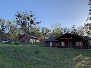 17891 Alps Dr in Tehachapi, CA - Building Photo - Building Photo