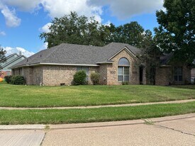 1601 S Lexington Dr in Bossier City, LA - Building Photo