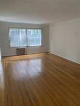 4935-4941 Whitsett Ave in Valley Village, CA - Building Photo - Building Photo