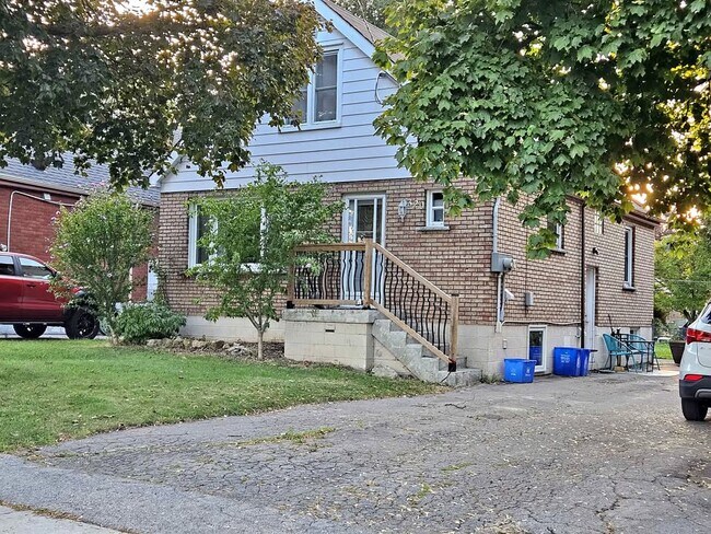 320 E 19th St in Hamilton, ON - Building Photo - Building Photo