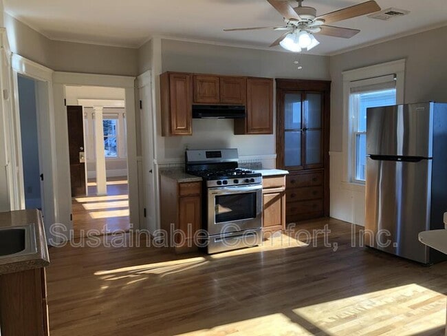 26 Sterling St in Worcester, MA - Building Photo - Building Photo