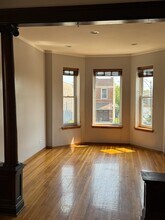 3748 W Cermak Rd, Unit 2 in Chicago, IL - Building Photo - Building Photo