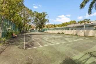 2400 Brickell Ave, Unit 103D in Miami, FL - Building Photo - Building Photo