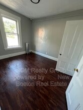 64 Hollis St in Framingham, MA - Building Photo - Building Photo