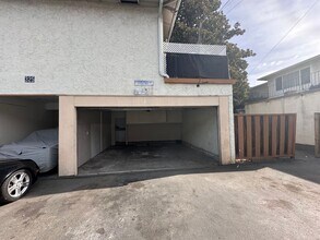 325 Greendale Way in San Jose, CA - Foto de edificio - Building Photo