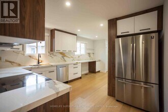 15 Shademaster Ct in Toronto, ON - Building Photo - Building Photo