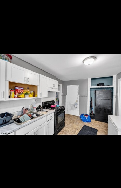 8 Edmonds Pl in Newark, NJ - Building Photo