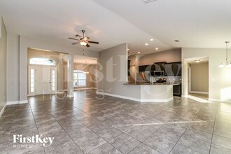 3709 NE 12th Ave in Cape Coral, FL - Foto de edificio - Building Photo