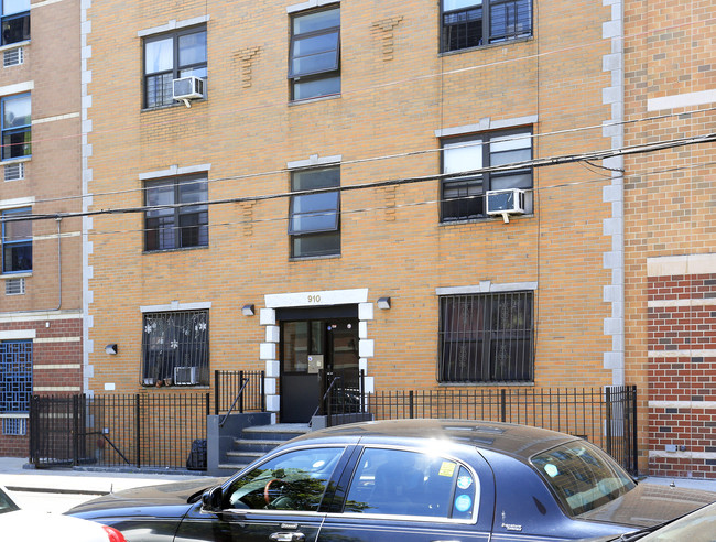 910 E 178th St in Bronx, NY - Building Photo - Building Photo