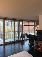 545 N Dearborn St, Unit 1107 in Chicago, IL - Building Photo - Building Photo