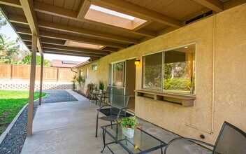 4325 Trieste Dr in Carlsbad, CA - Foto de edificio - Building Photo