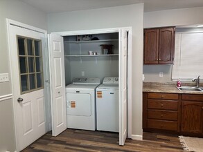 19499 Co Rd 2, Unit 1 in Bristol, IN - Foto de edificio - Building Photo