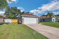 2058 Sarah Louise Dr in Brandon, FL - Building Photo - Building Photo