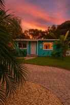 5845 27th Ave S in Gulfport, FL - Building Photo