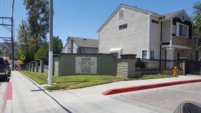 property at 2208 Kings View Cir