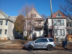 1710 W Mineral St in Milwaukee, WI - Building Photo