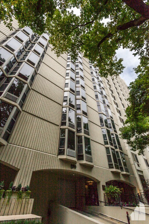 1340 N Dearborn St Rentals in Chicago, IL