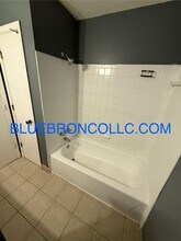 207 Sky Vue Dr in Raymore, MO - Building Photo - Building Photo