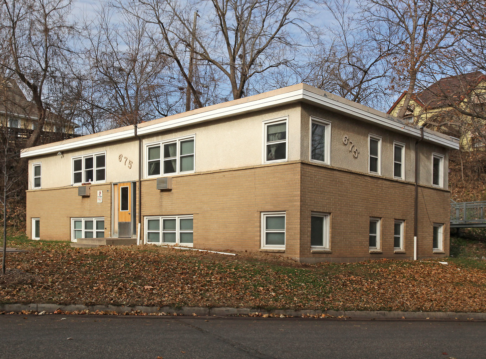 675 State St in St. Paul, MN - Building Photo