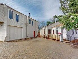 1107 N Arthur St in Kennewick, WA - Building Photo