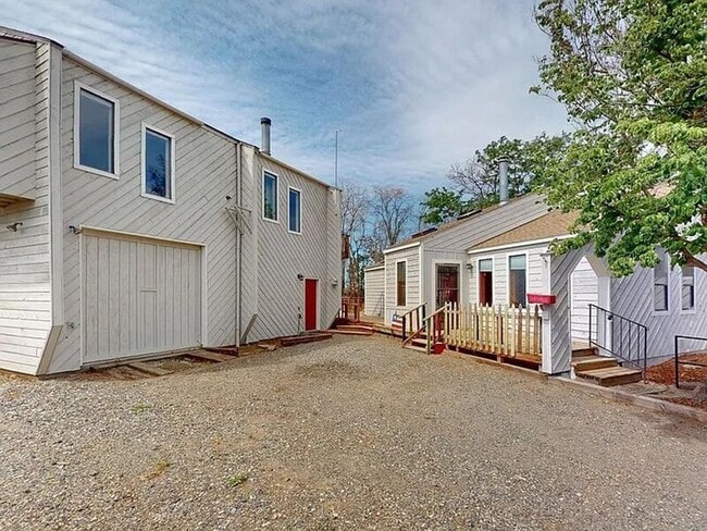 property at 1107 N Arthur St