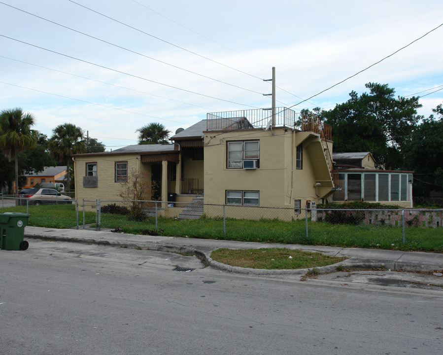 451 NW 59th St in Miami, FL - Building Photo