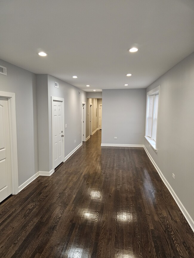 7627 S King Dr, Unit 2 in Chicago, IL - Building Photo - Building Photo