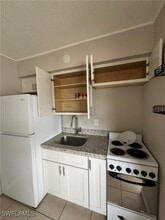 2452 Stella St in Ft. Myers, FL - Building Photo - Building Photo