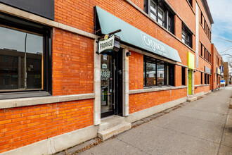 50-70 Jean-Talon Rue O in Montréal, QC - Building Photo - Building Photo