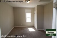 1814 W 17th St photo'