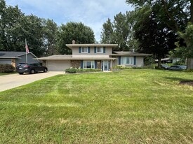 8370 Hillside Trail S in Cottage Grove, MN - Building Photo