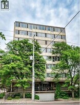 101 Queen St S in Hamilton, ON - Building Photo