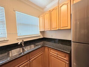 865 W 39th St in Miami Beach, FL - Building Photo - Building Photo