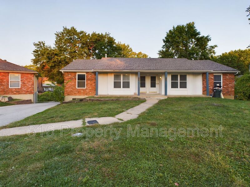 11124 E 84th Terrace in Raytown, MO - Foto de edificio