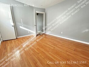 1218 Purcell Ave in Cincinnati, OH - Foto de edificio - Building Photo