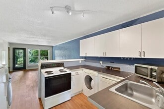 326 Mathews Ave NE in Atlanta, GA - Building Photo - Building Photo