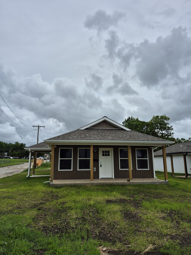 property at 502 N Devon St