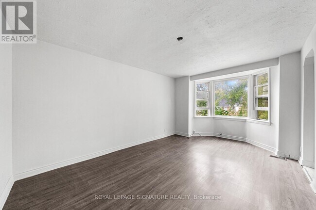 17 Pleasant Ave in Toronto, ON - Building Photo - Building Photo