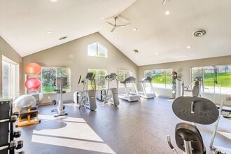 Southwind Village in Burnsville, MN - Foto de edificio - Building Photo