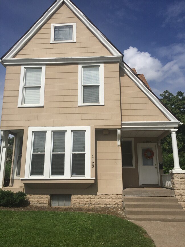 1120 LeClaire St Davenport, IA Rentals