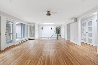 25 Wood Rd in Sands Point, NY - Building Photo - Building Photo
