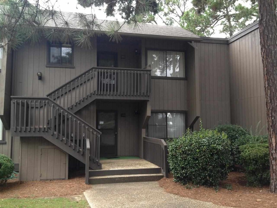 5 Pine Tree Rd-Unit -223 in Pinehurst, NC - Foto de edificio