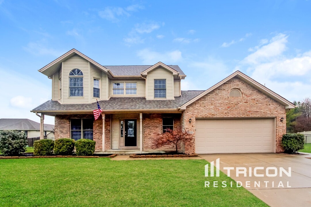 3731 Cheyenne Ct in Columbus, IN - Building Photo