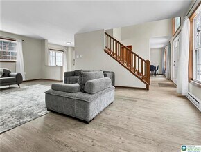 2107 Grasshopper Dr in Tobyhanna, PA - Foto de edificio - Building Photo