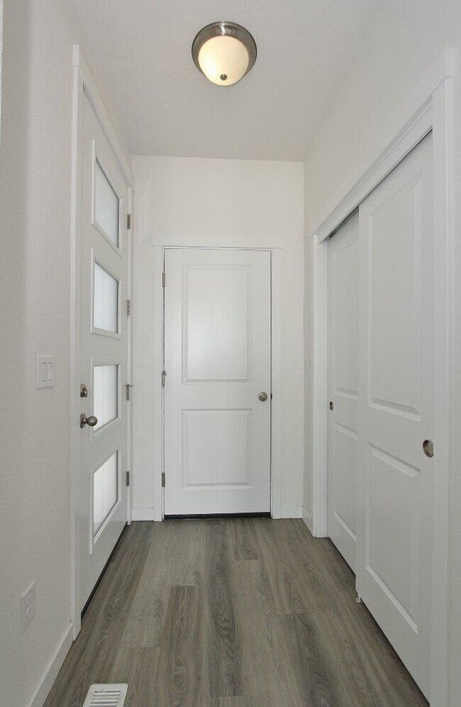 392 N Tessa Ln in Meridian, ID - Building Photo - Building Photo